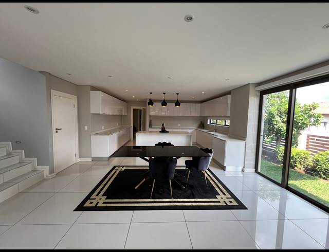 5 BEDROOM CLUSTER FOR SALE IN IZINGA RIDGE